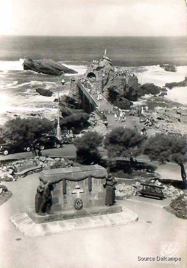 64 Biarritz Rocher de la Vierge.jpg